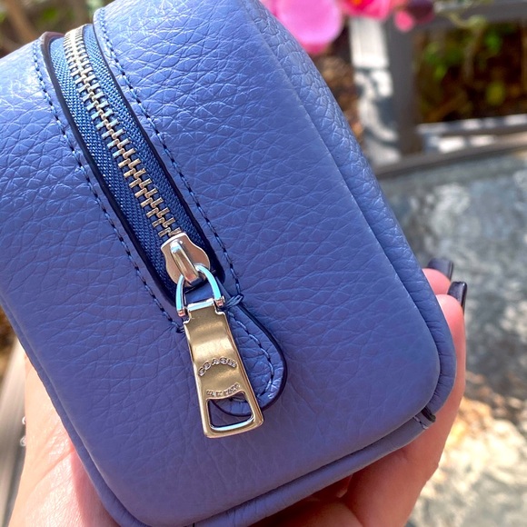 Disney X Coach Boxy Cosmetic Case With Cinderella - Picture 9 of 17